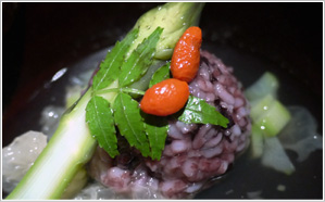 鶏肉の黒米蒸し