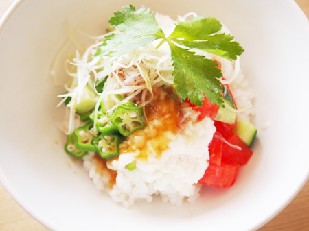 とろろオクラと夏野菜のねばねば丼