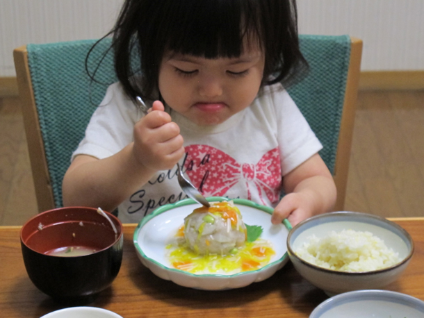 お子さんと一緒に食事